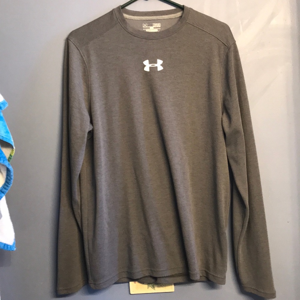 Under Armour Cold Gear loose long sleeve